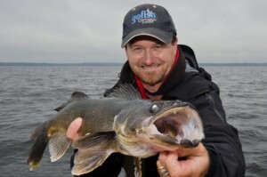 Dual Frequency Nagagami Walleye – Episode 452