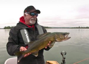 Drop Back Walleye on Nagagami – Episode 453